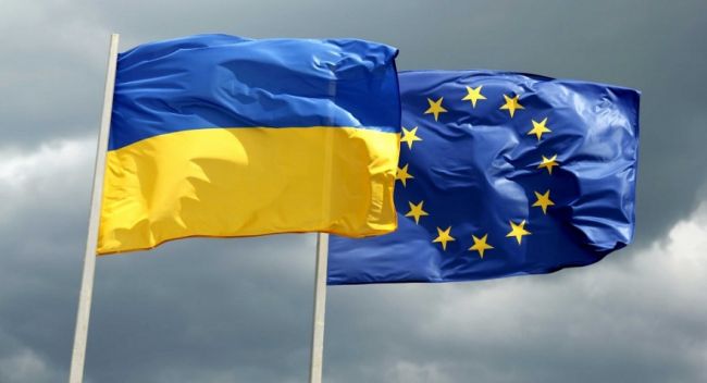 ЄС та Україна домовились щодо "макрофіну" на 8,35 млрд євро у рамках кредиту на 90 млрд