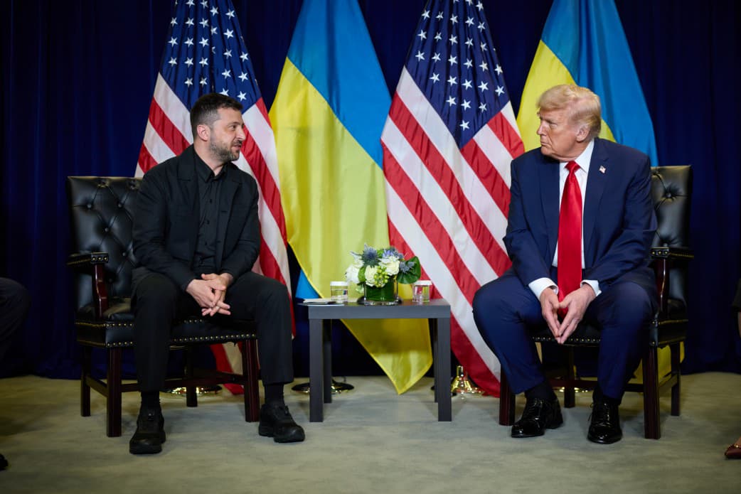 Трамп заявив, що Зеленський погодився "пригальмувати" з ударами по російських НПЗ