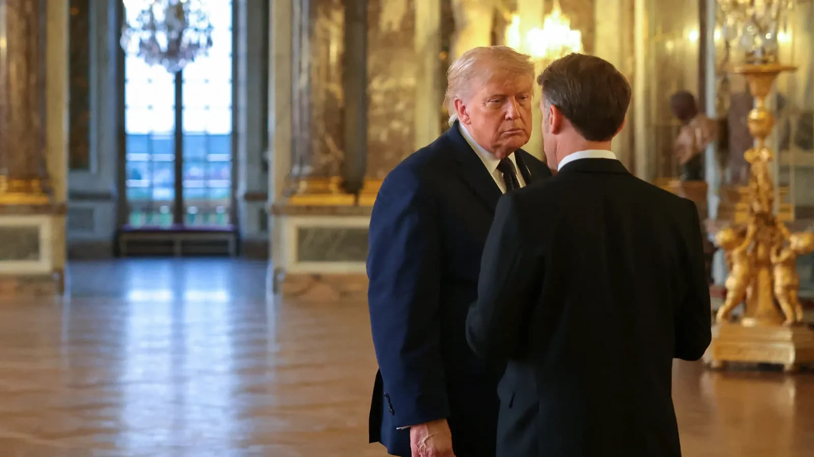 Макрон закликав Трампа діяти узгоджено в боротьбі зі зростанням цін на паливо