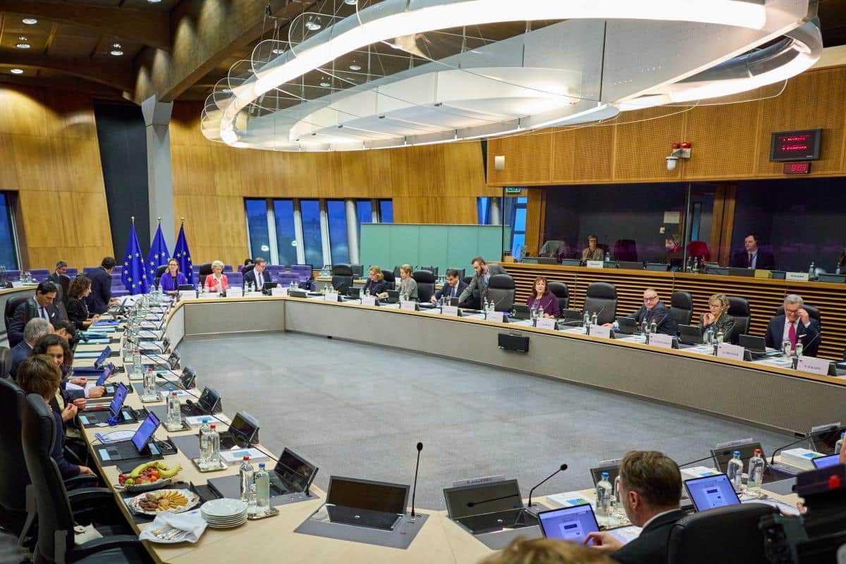 European Commission sets out plan for €90bn Ukraine loan over two years: one third for military assistance