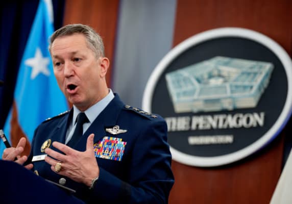 Найвищий військовий посадовець США прибуде до Польщі після раптового рішення щодо військ