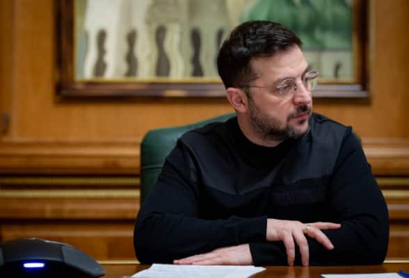 Зеленський: США поки не перенаправляли зброю для України на Близький Схід