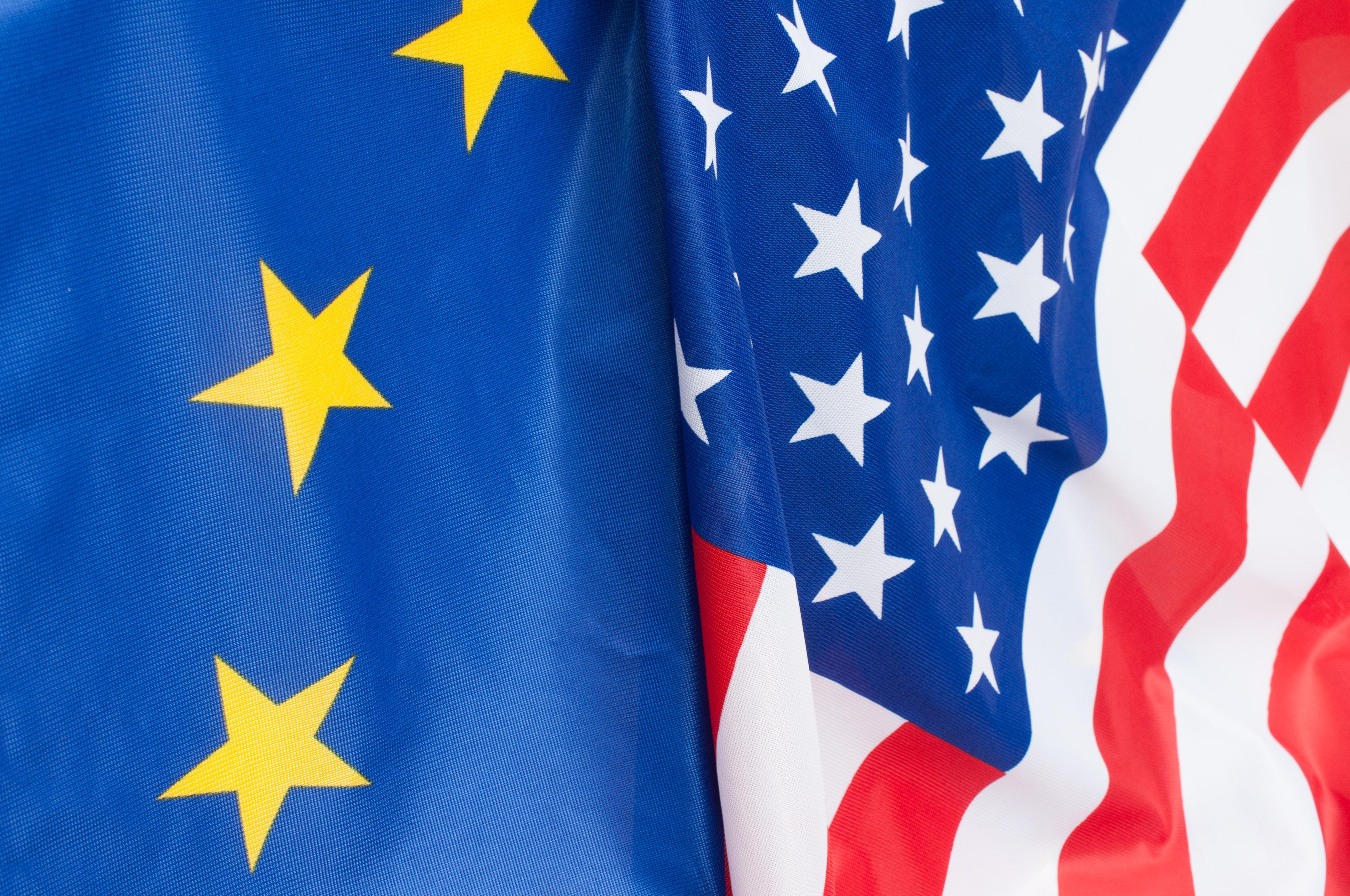 Евросоюз страны сша. Флаг США И Евросоюза. Европейский Союз и США. ЕС И Америка. Европа и Америка.