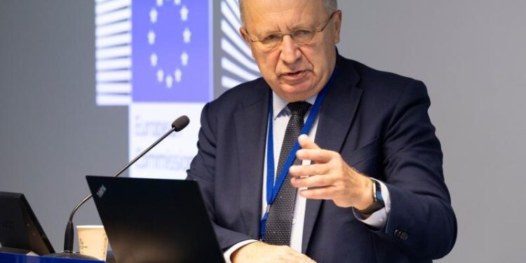 EU defence commissioner begins missile tour for Ukraine in Poland: Kyiv needs over 2,000 missiles a year