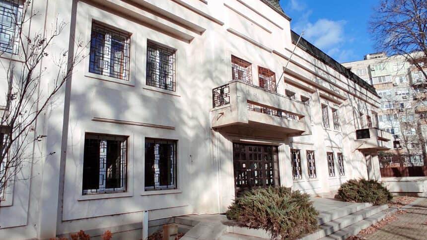 Former Russian Consulate General in Ruse, Bulgaria Found Damaged: Architect Discovers Significant Vandalism Upon Inspection