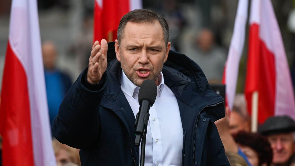 У Польщі оприлюднили рейтинг довіри: перше місце у Навроцького