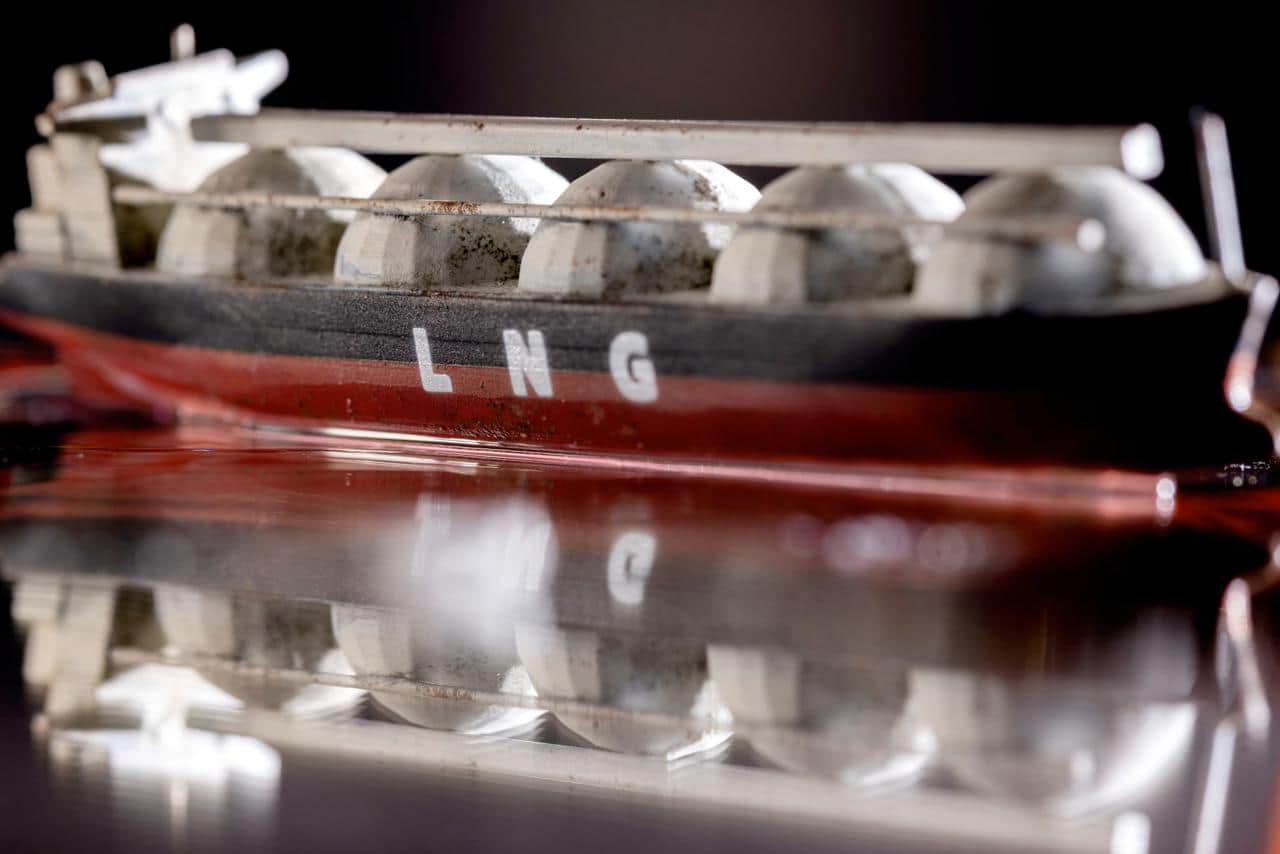 ЗМІ: Польща хоче імпортувати більше американського СПГ, зокрема для України