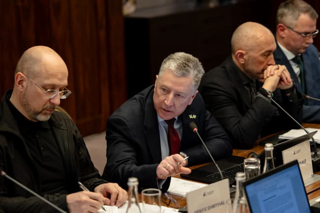 Посол Курт Волкер