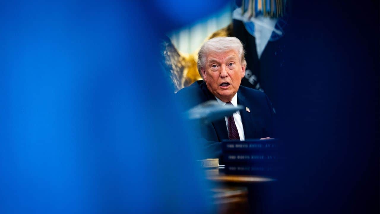 "На черзі мости, а потім електростанції": Трамп погрожує новими атаками на Іран