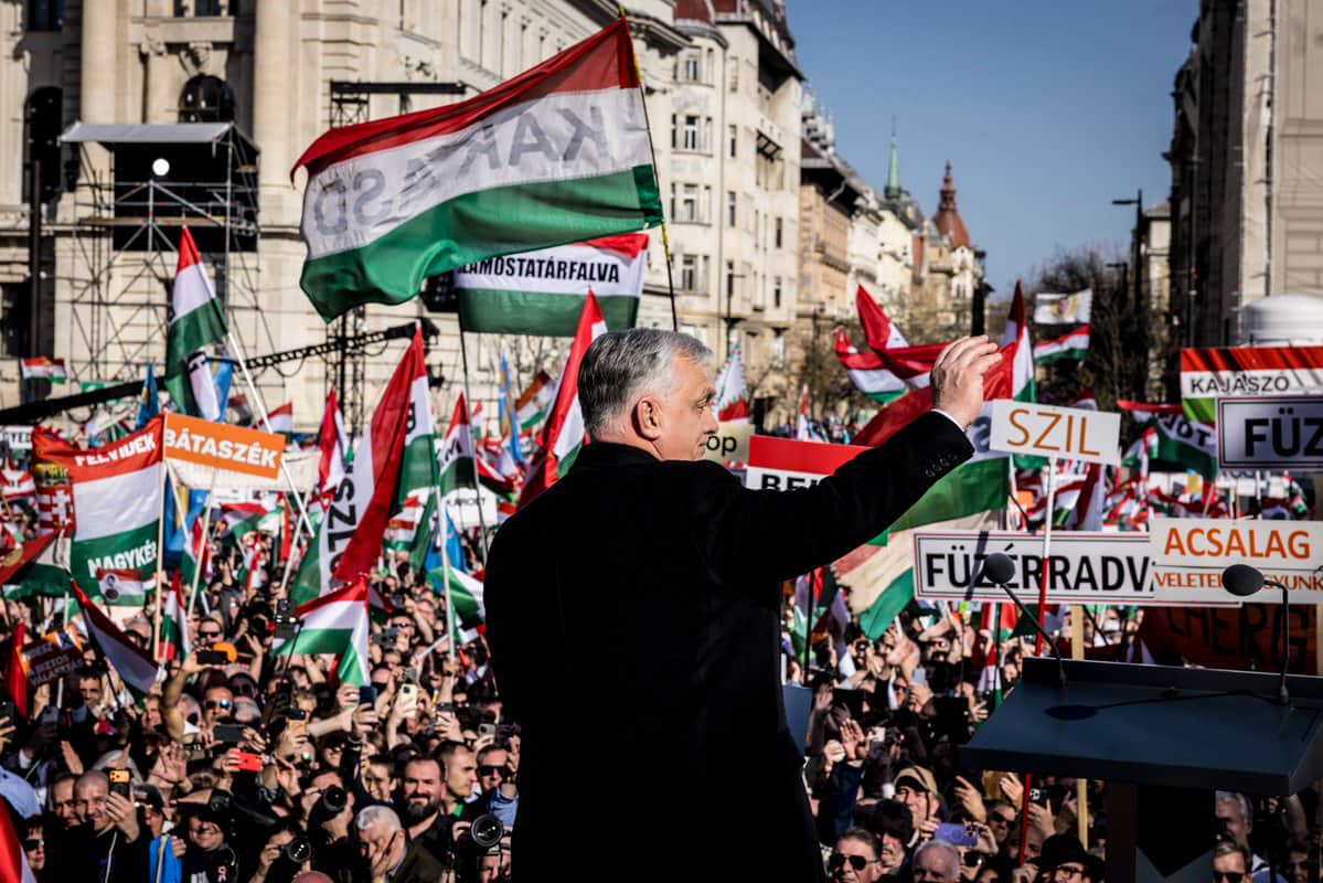 Media: EU hopes for Orbán's defeat