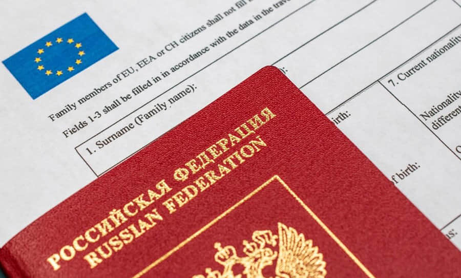 ЄС ухвалив рішення більше не видавати мультивізи громадянам РФ
