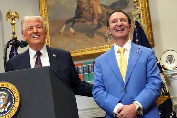 Посланець Трампа заявив, що нафта з Гренландії могла б зняти напругу довкола Ормузької протоки