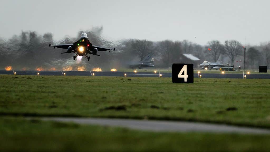 Міноборони Нідерландів повідомило про невідомі дрони над однією з авіабаз