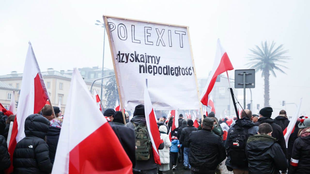 Опитування: майже половина поляків не вважають реалістичним вихід країни з ЄС