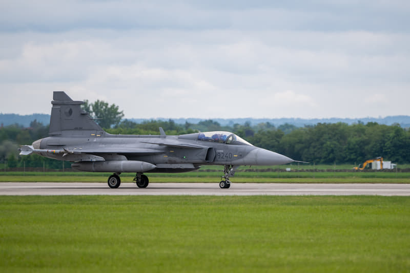 Чеські літаки Gripen вилетіли до Польщі через атаку російських дронів в Україні