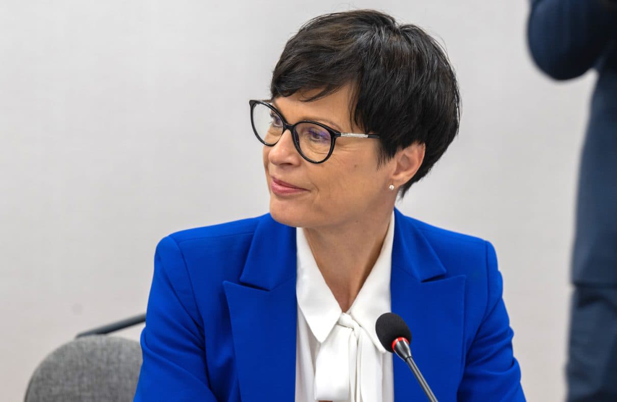 Кос закликала країни-кандидати на вступ до ЄС розірвати зв'язки з рухом MAGA