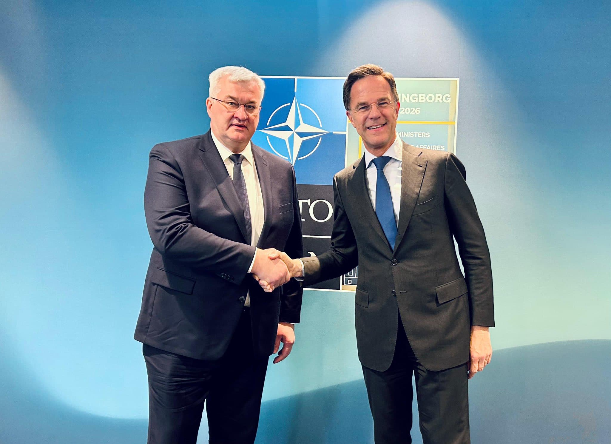 Ukraine's foreign minister discusses threats from Russia and Belarus with Rutte