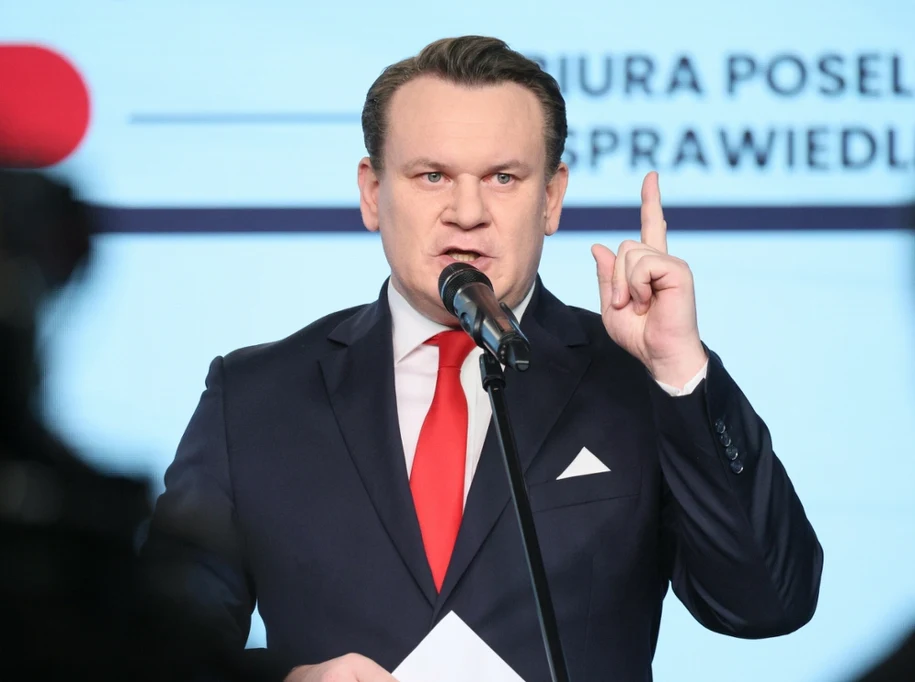 Британія не впустила польського євродепутата, який їхав на марш ультраправих