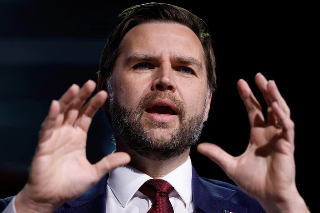 ЗМІ: поїздку Венса на переговори в Ісламабад відклали