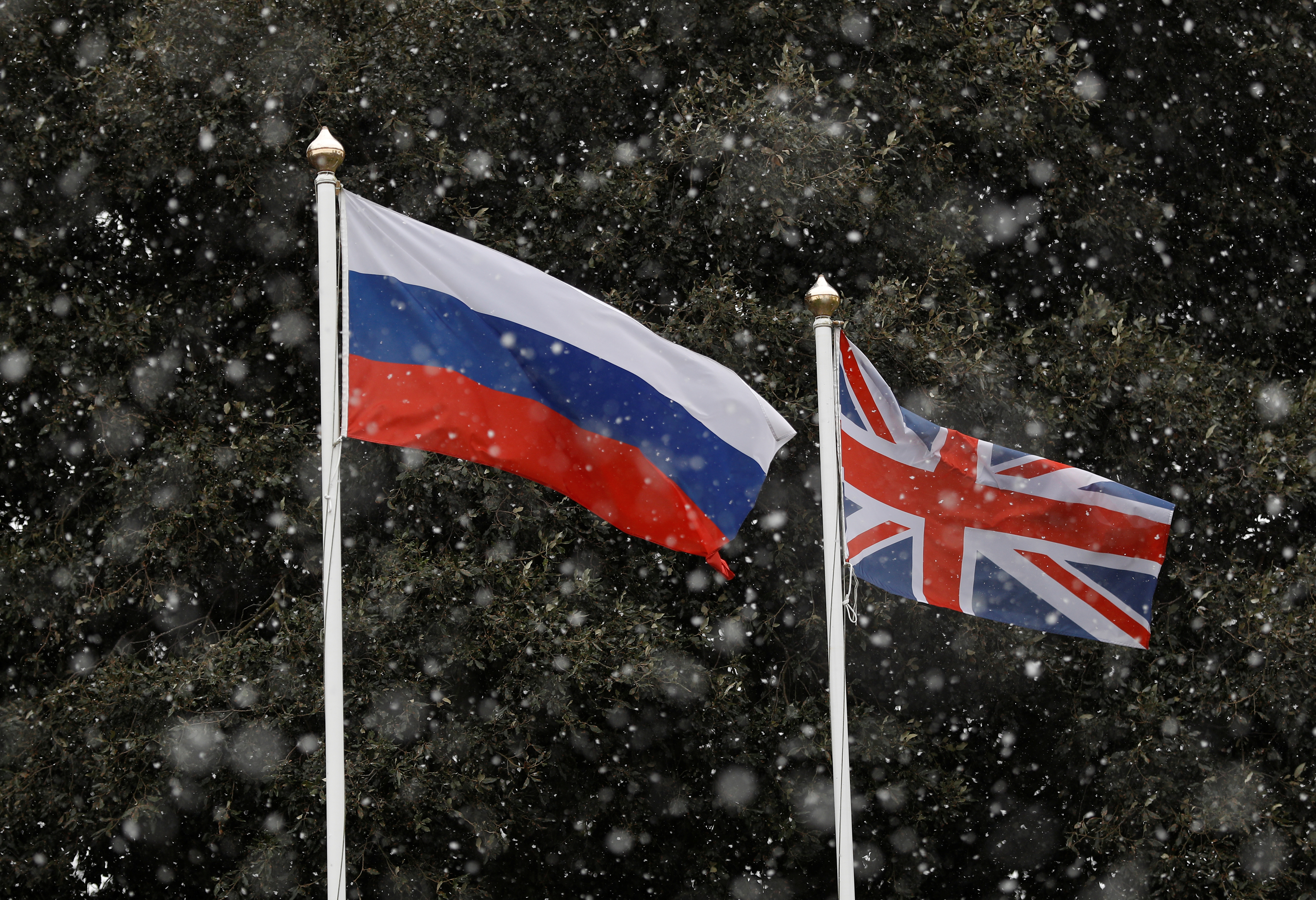 Санкции против британии. Российско-британские отношения. Россия и Великобритания. Британия и Россия. Отношения Великобритании и России.