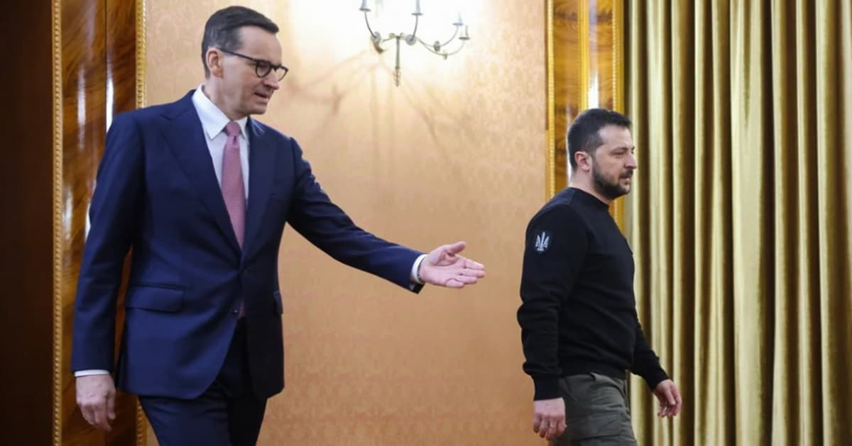 Експрем’єр Польщі про рішення щодо "Героїв УПА": "Вони встромили нам палець в око"