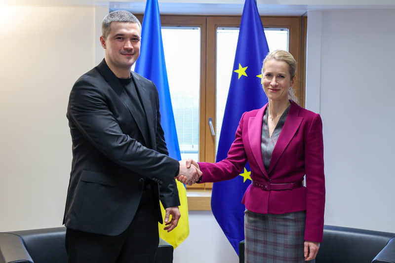 EU chief diplomat outlines topics for discussion with Ukraine's defence minister at Council of EU meeting