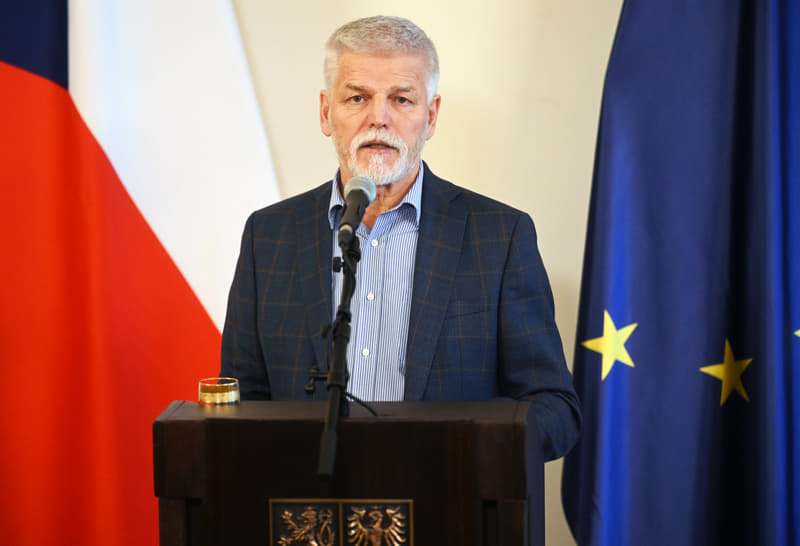 Президент Чехії подав позов проти прем’єр-міністра через участь у саміті НАТО