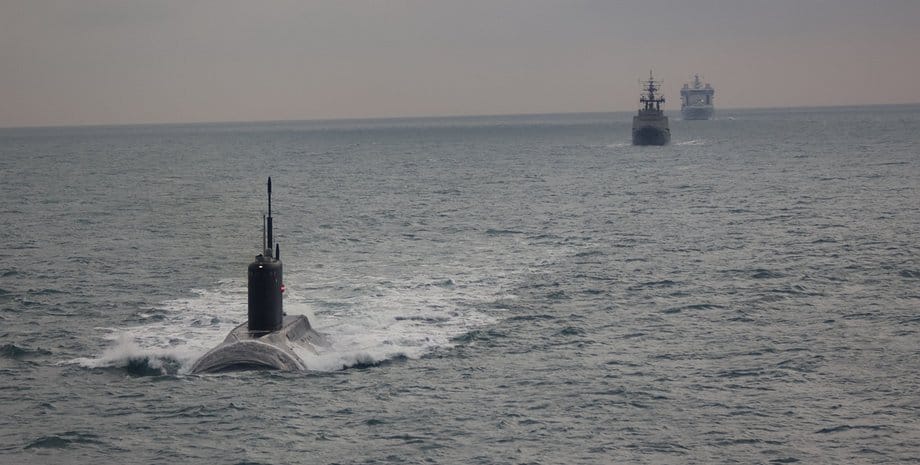 Британський флот супроводив субмарину РФ до Ла-Маншу