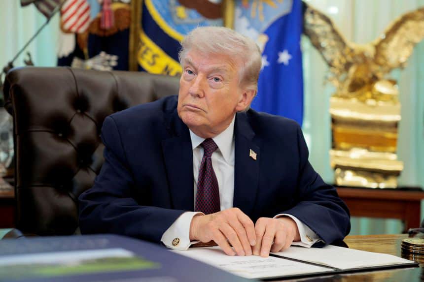 Трамп пригрозив знищити Іран за одну ніч, якщо той не відкриє Ормузьку протоку