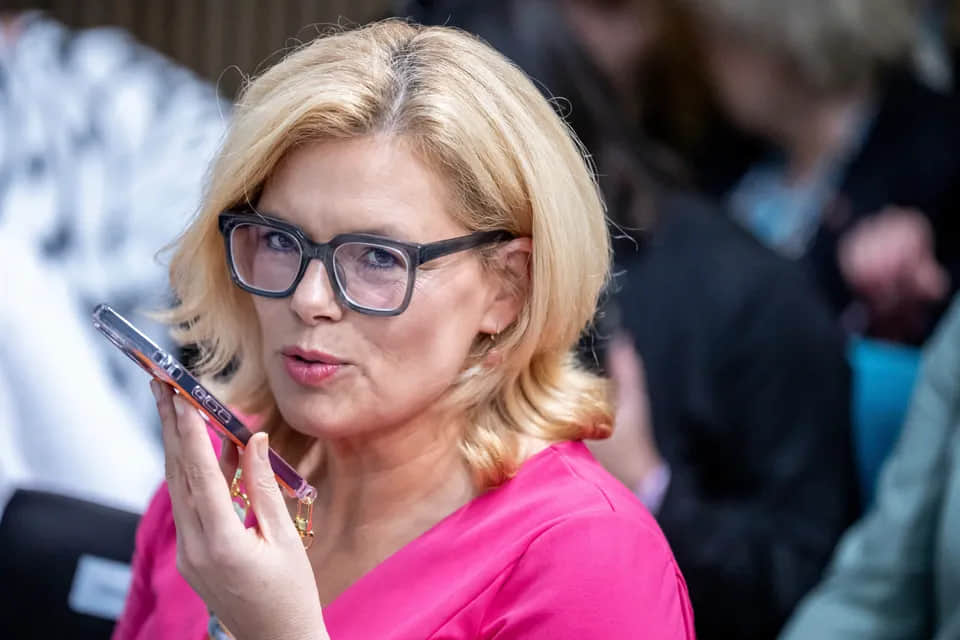 ЗМІ: президентка Бундестагу стала жертвою фішингової атаки в Signal