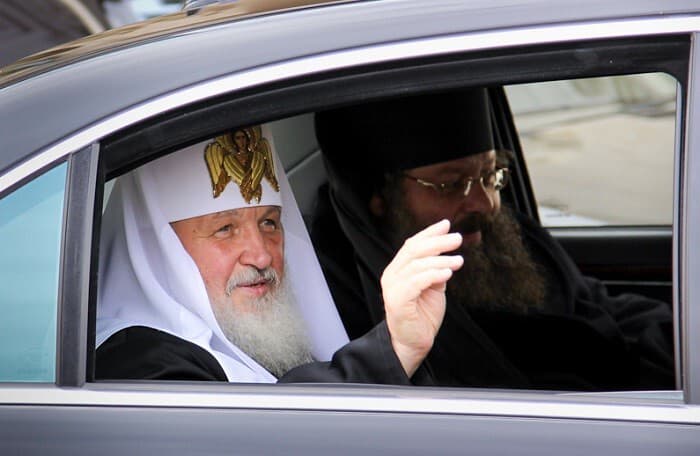Глава МЗС Болгарії підтвердила, що патріарх Кирил вилучений з 21-го пакета санкцій проти РФ