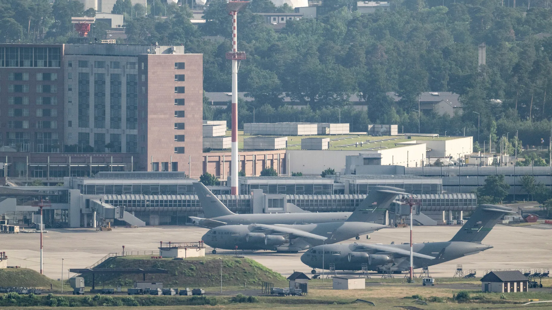 Рамштайн потеряет 2 миллиарда долларов из-за вывода войск США