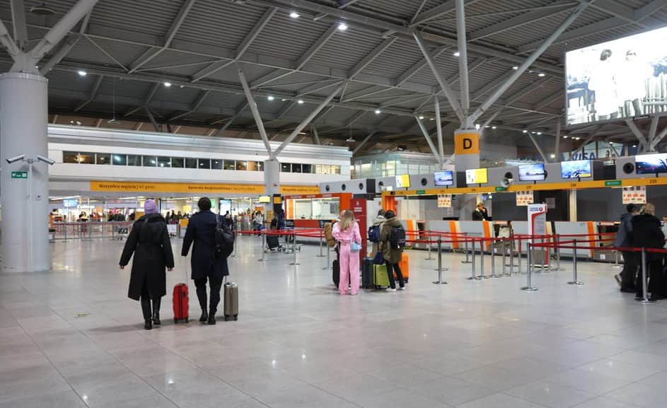 У Варшаві затримали українця, що сидів в аеропорту з підозрілим обладнанням