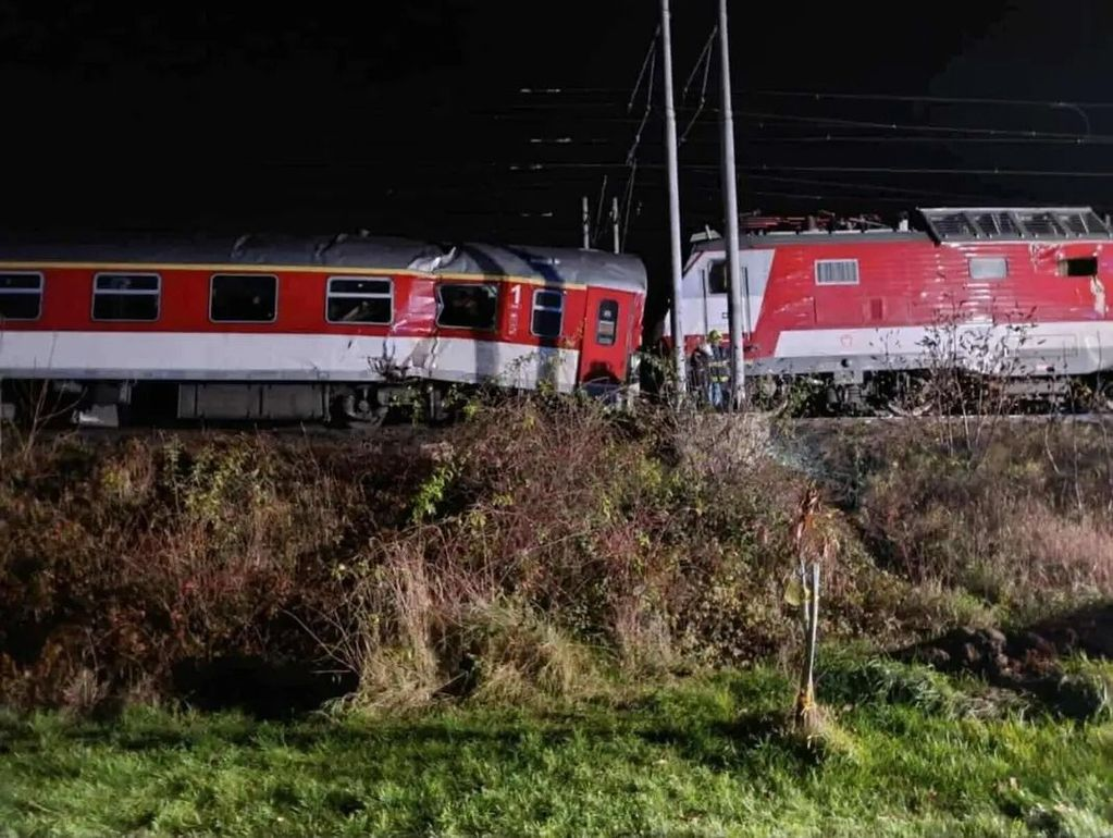 У Словаччині зіткнулися два потяги, десятки людей постраждали