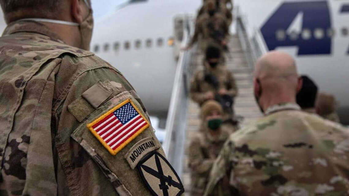 США залучать есмінці, літаки та 15 тисяч військових для супроводу суден Ормузькою протокою