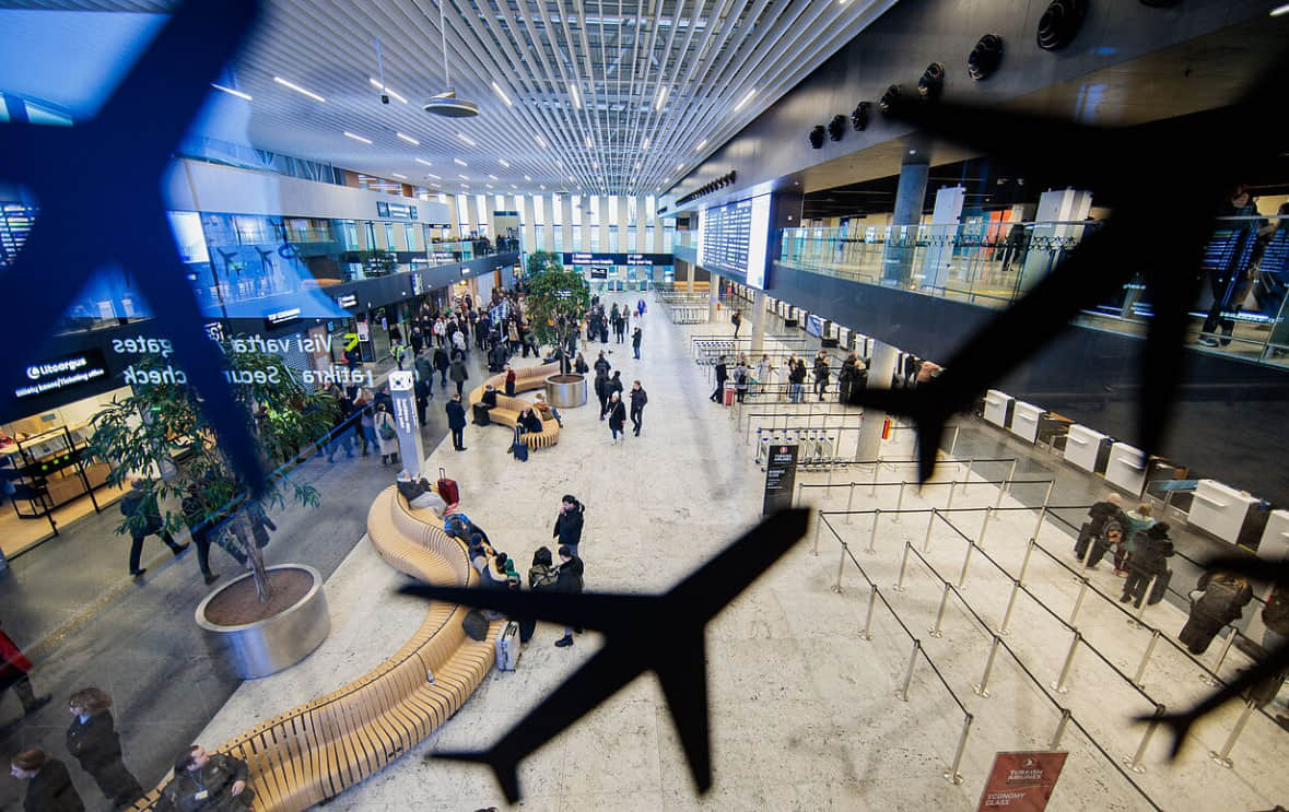 Аеропорт у Вільнюсі призупиняв роботу через 