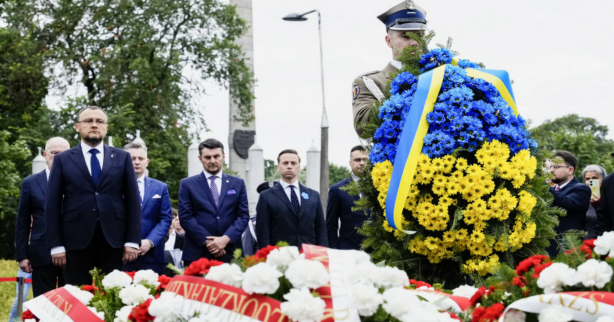 Кінець Польщі, яка здивувала у 2022-му: що стоїть за обуренням поляків на указ про героїв УПА