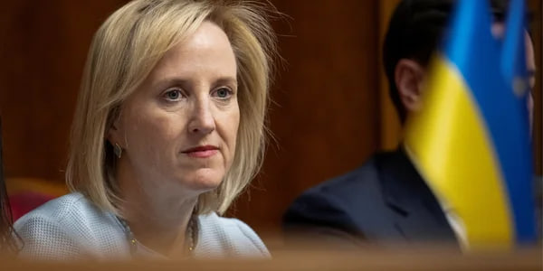 Глава дипмісії США в Україні запевнила, що лишається у Києві