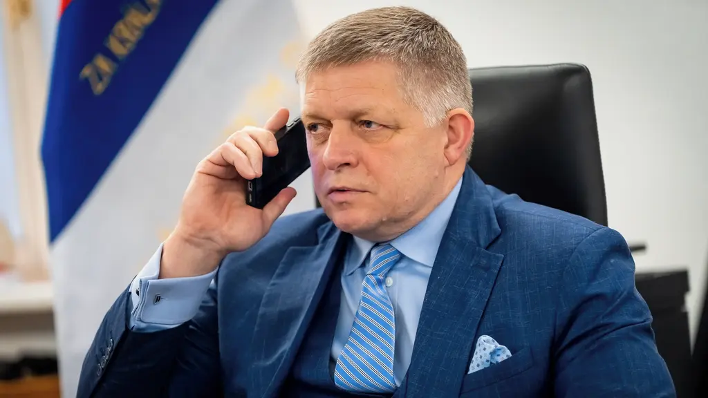 Фіцо: жодна мирна угода у війні з РФ не можлива без згоди української сторони