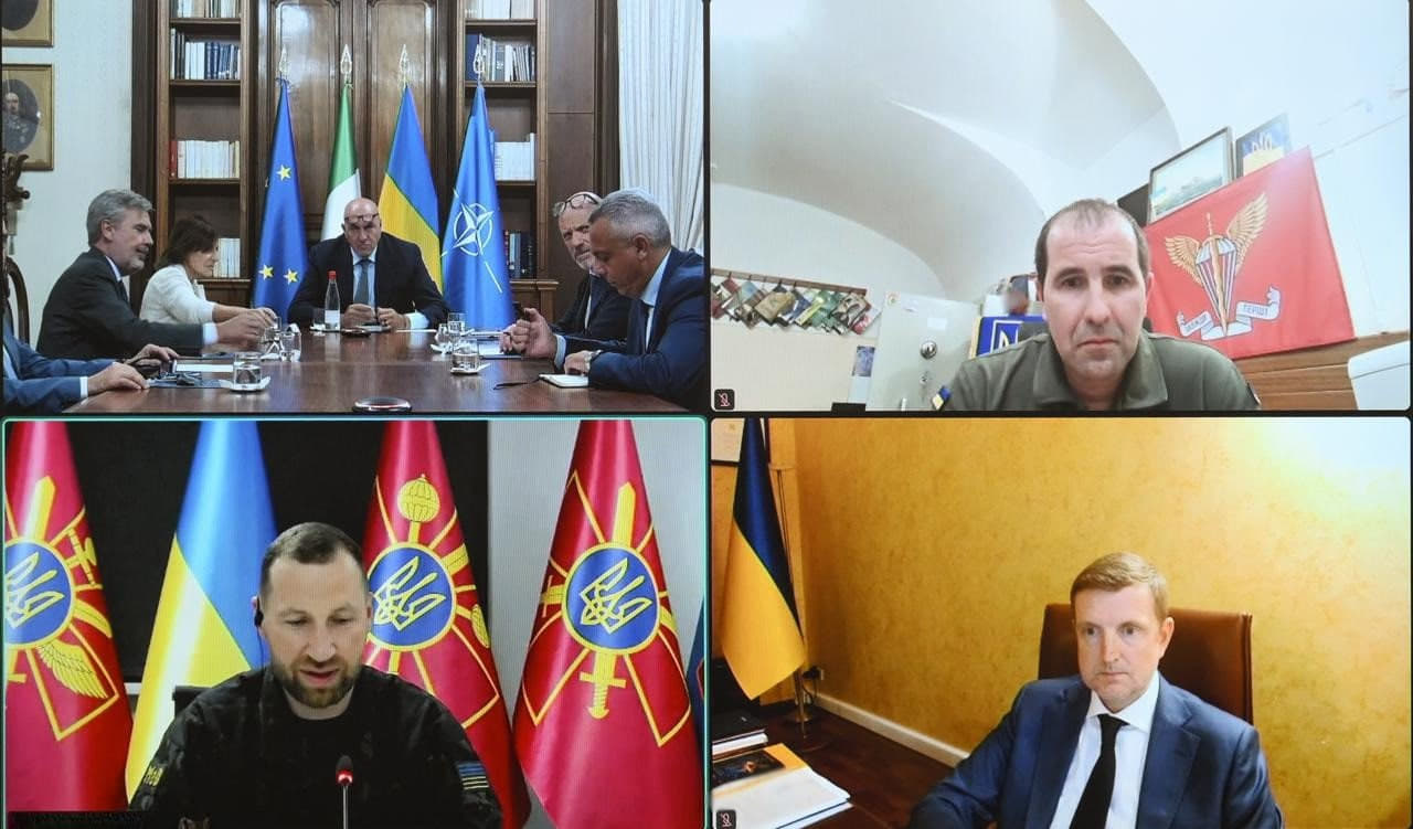 Міністри оборони Італії та України провели першу відеозустріч