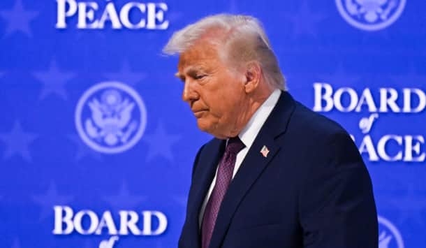 Трамп висунув ультиматум Ірану на тлі наближення "величезної армади" США