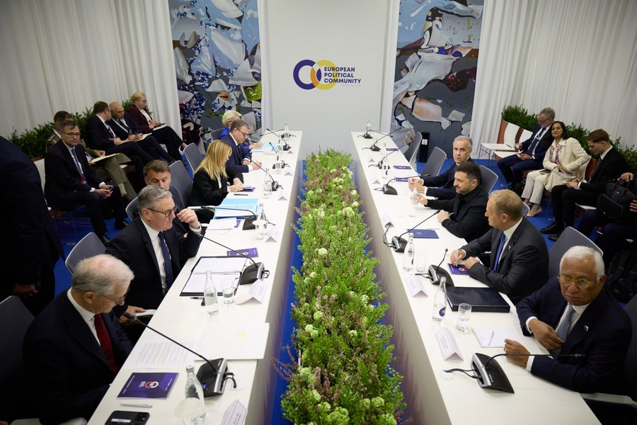 Zelenskyy outlines talks with EU and Canadian leaders on sidelines of summit in Yerevan