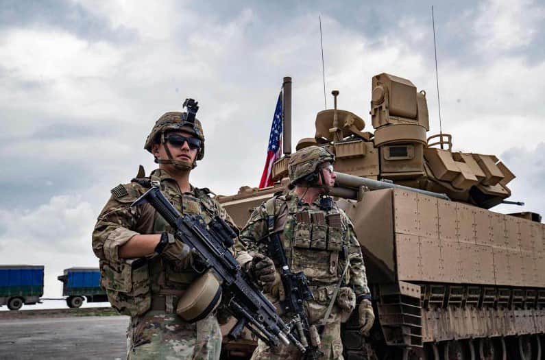 Двое военных США погибли и трое получили ранения в Сирии