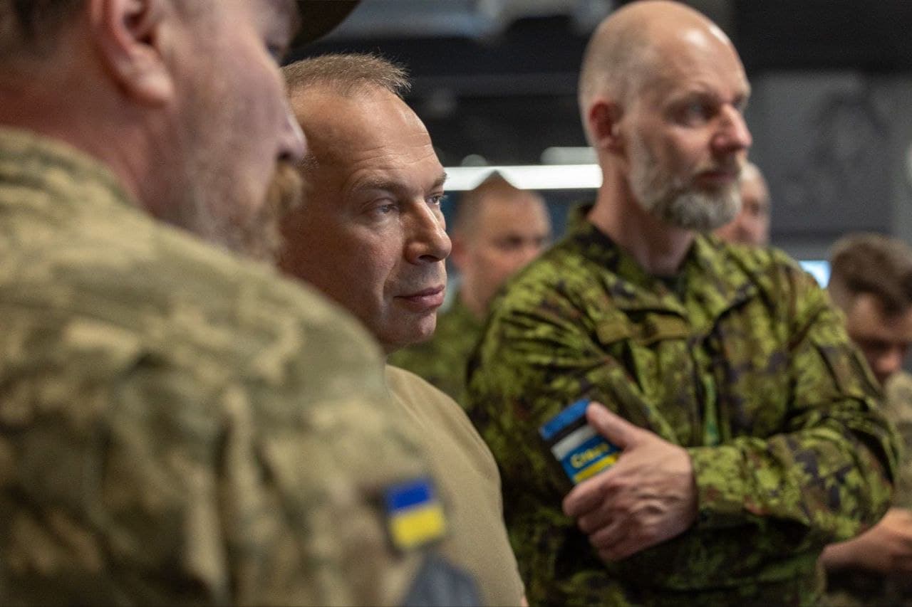 Estonian defence chief visits front line in Ukraine