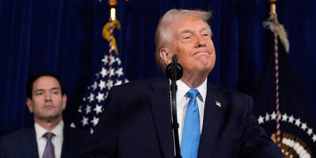 ЗМІ: Трамп вирушив на саміт НАТО в поганому настрої, посадовці не виключають конфлікт