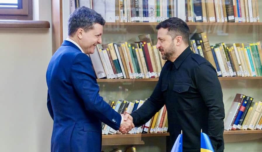 Президент України прибув до Бухареста