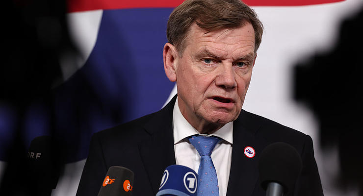 Nemški zunanji minister zadržan glede dobave raket Taurus Ukrajini