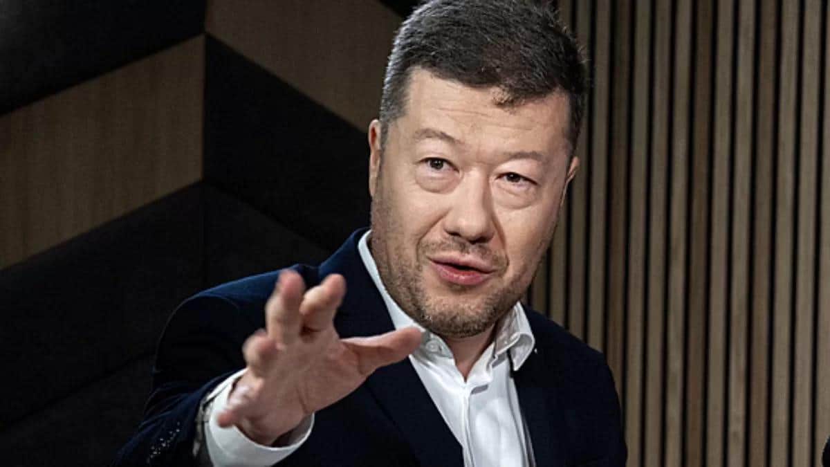 Новий спікер парламенту Чехії наказав зняти з будівлі прапор України