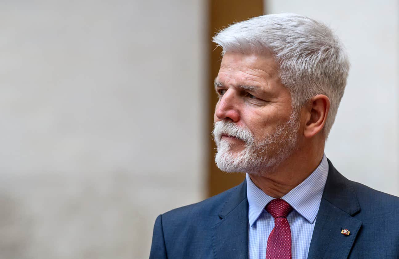 Президент Чехії подякував громадянам, які виходять на вулиці на його підтримку