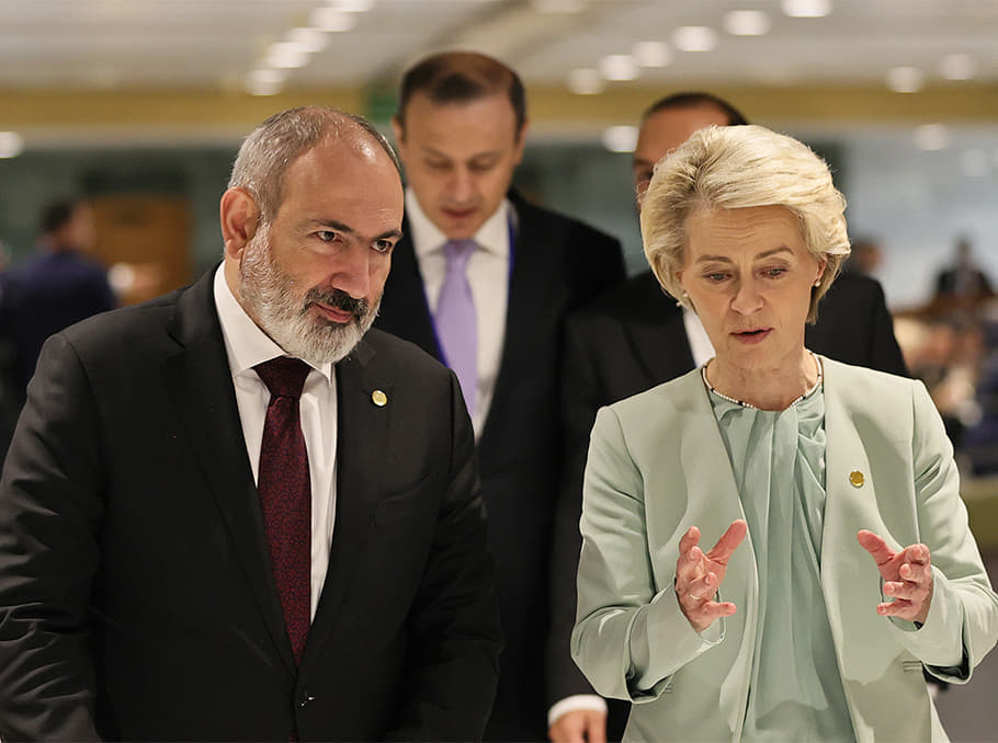 Президентка Єврокомісії обіцяє Вірменії підтримку на тлі тиску від Росії